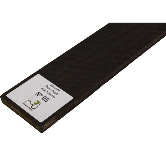 Touche en ébène ondé 470x75x9 mm MB Exclusive N°5, détail du grain ondé