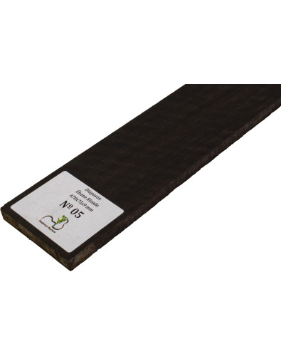 Touche en ébène ondé 470x75x9 mm MB Exclusive N°5, détail du grain ondé