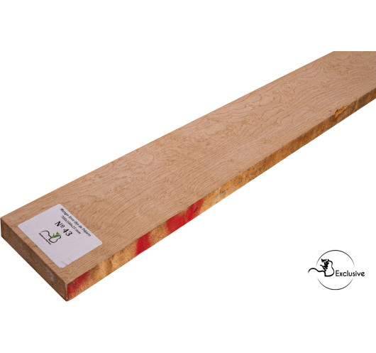 Detalle de la figura natural del arce ojo de pájaro en mango MB Exclusive para guitarra eléctrica
